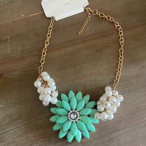 BNWT Elegant Gold and Mint Floral Necklace